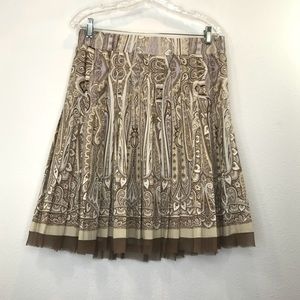 T Tahari Pleated Skirt w Elastic waist, W size L